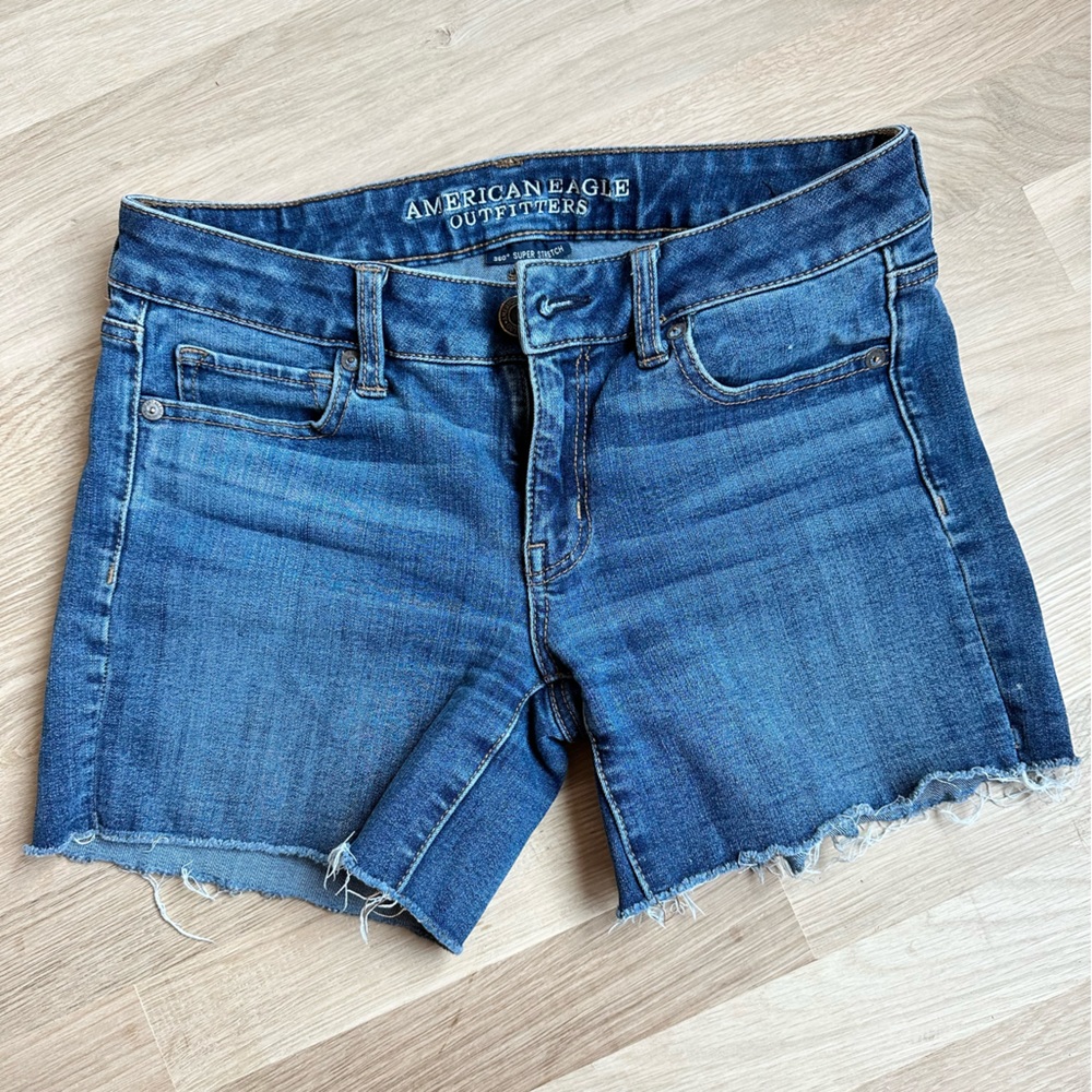 American Eagle MIDI cutoff denim shorts. Medium wash. Size 4